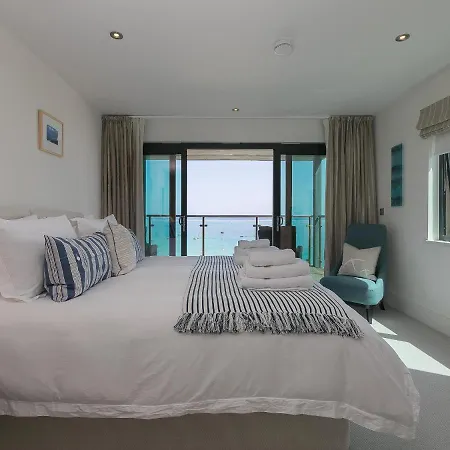 Crystal Bay St Ives